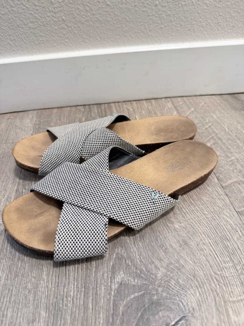 Dr. Scholl's Women's Black-and-White Crisscross Slide Sandals